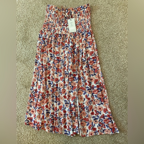 Kendall & Kylie Dresses & Skirts - Kendall + Kylie NWT Size L